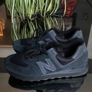 New Balance Men's 574 (2024) Core Classic Suede Sneaker Black/Black, Mens 8